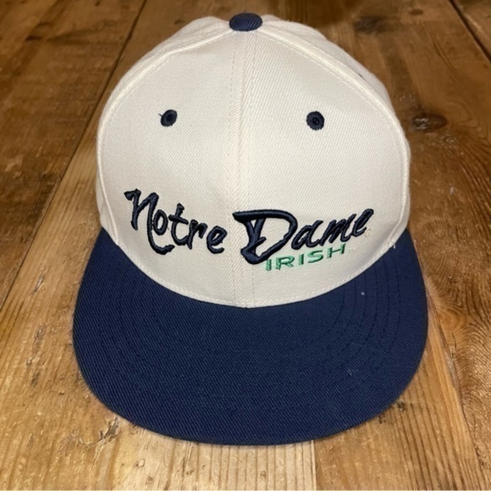 Vintage Notre Dame Fighting Irish Top Of The World Script Snapback Hat Cap